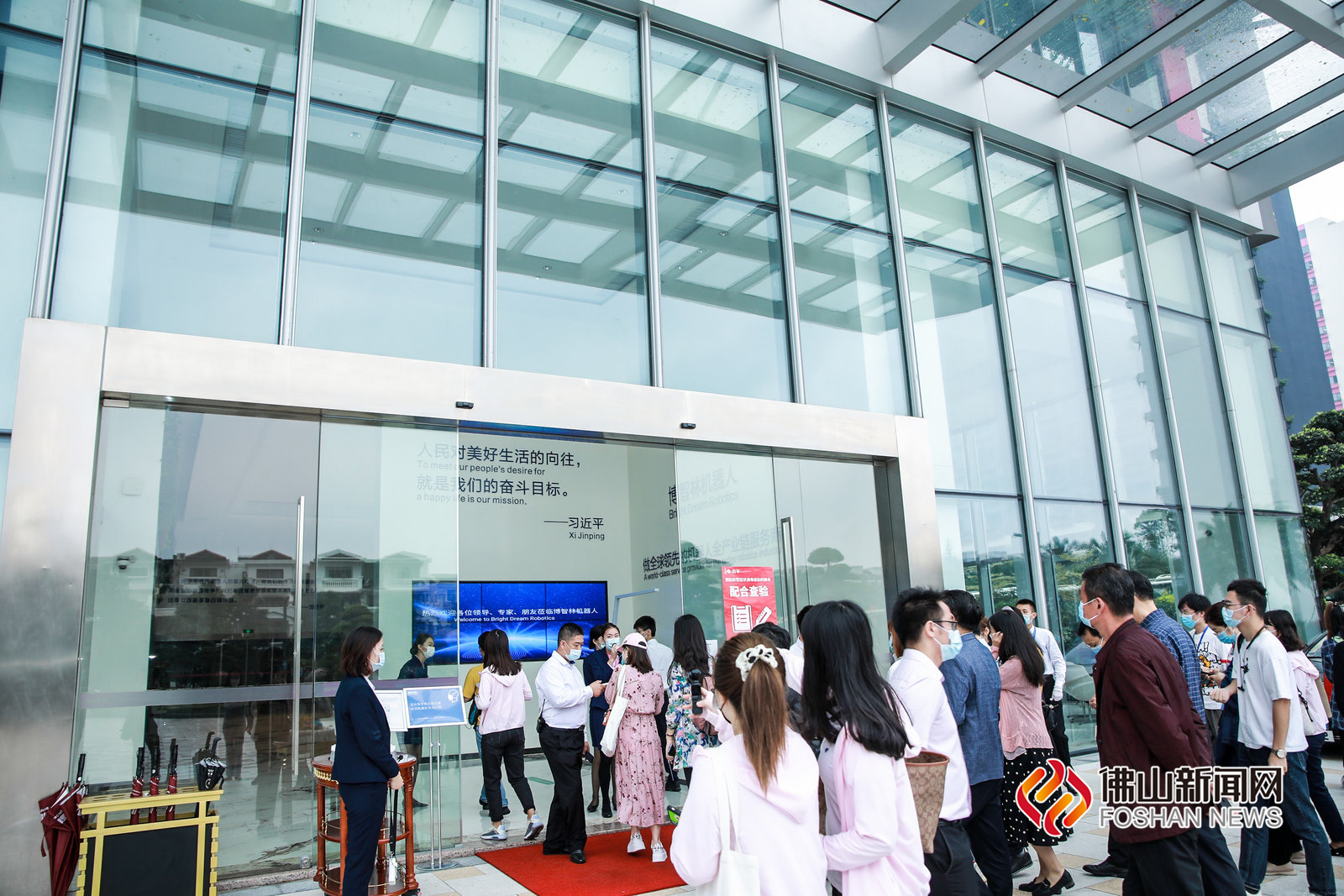 10月29日，全国网媒大咖来到了广东博智林机器人公司，博智林机器人公司是一家以建筑机器人等服务机器人研发、制造与应用为核心的科技创新企业。