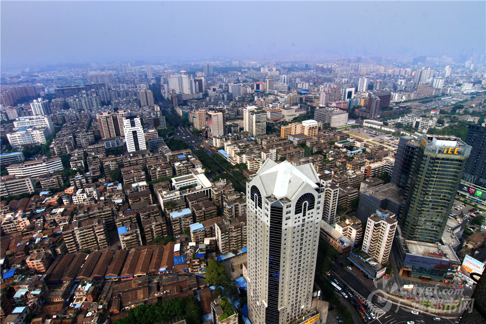 俯瞰佛山系列之六 作者：冷雨飘扬