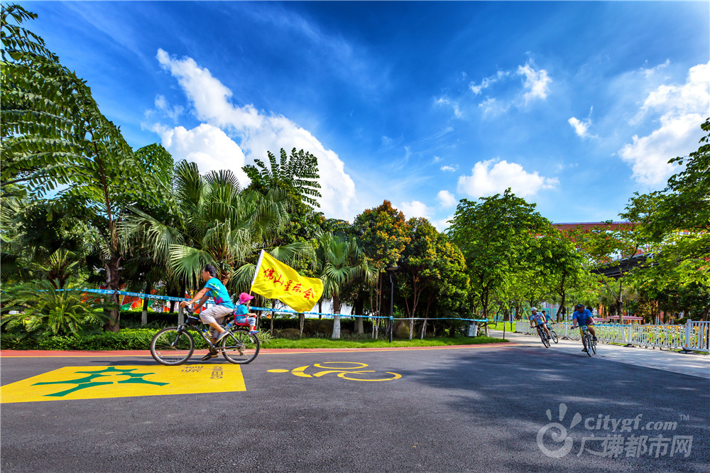 车手矫健的身影，活力无限！ 作者：Fstomy