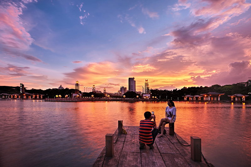 留下精彩一刻。（作者：老黎，本图为广东金融高新区摄影赛获奖作品）