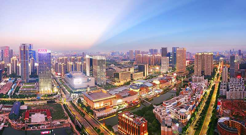 夜色辉煌的高新区。（作者：聂鸿宇，本图为广东金融高新区摄影赛获奖作品）