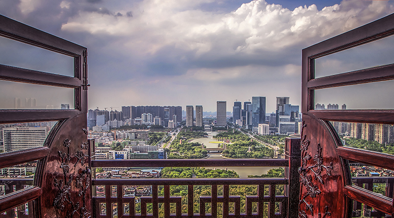 远眺高新区。（作者：骆家洪，本图为广东金融高新区摄影赛获奖作品）