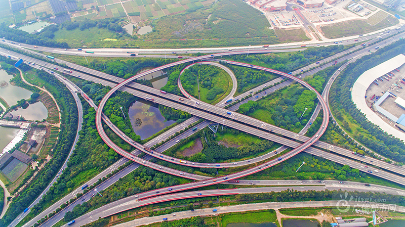 为纪念佛山一环建成十周年，佛山一环西拓工程与佛山地铁3号线今日动工，魁奇路东延线也于本日通车。图为佛山一环里水立交。（拍摄：广佛都市网记者陈智杰）