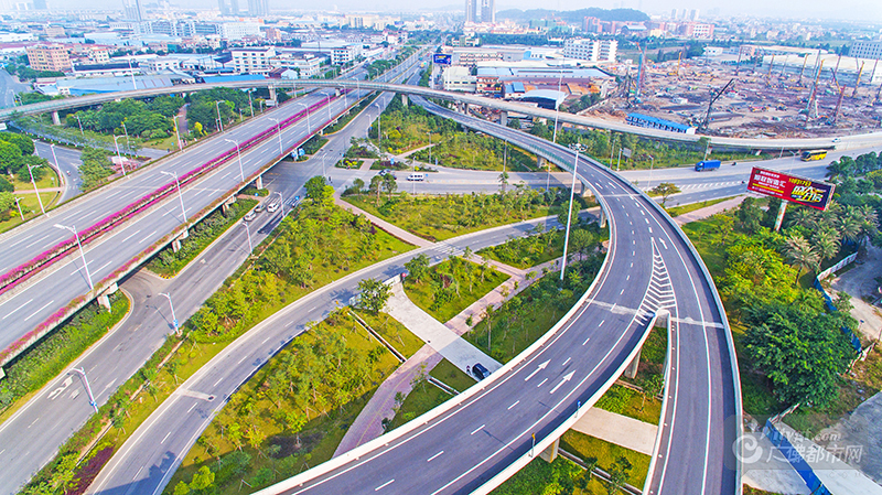 为纪念佛山一环建成十周年，佛山一环西拓工程与佛山地铁3号线今日动工，魁奇路东延线也于本日通车。图为佛山一环陈村立交。（拍摄：广佛都市网记者陈智杰）