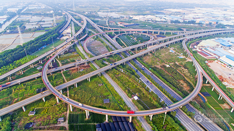 为纪念佛山一环建成十周年，佛山一环西拓工程与佛山地铁3号线今日动工，魁奇路东延线也于本日通车。图为佛山一环北滘立交。（拍摄：广佛都市网记者陈智杰）