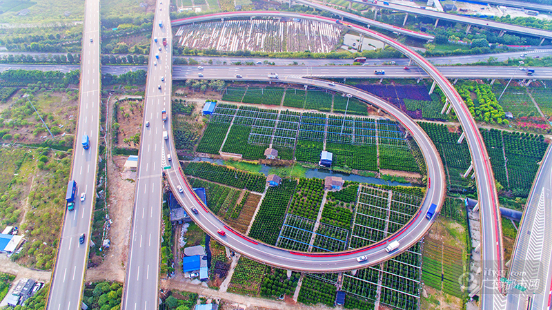为纪念佛山一环建成十周年，佛山一环西拓工程与佛山地铁3号线今日动工，魁奇路东延线也于本日通车。图为佛山一环北滘立交。（拍摄：广佛都市网记者陈智杰）