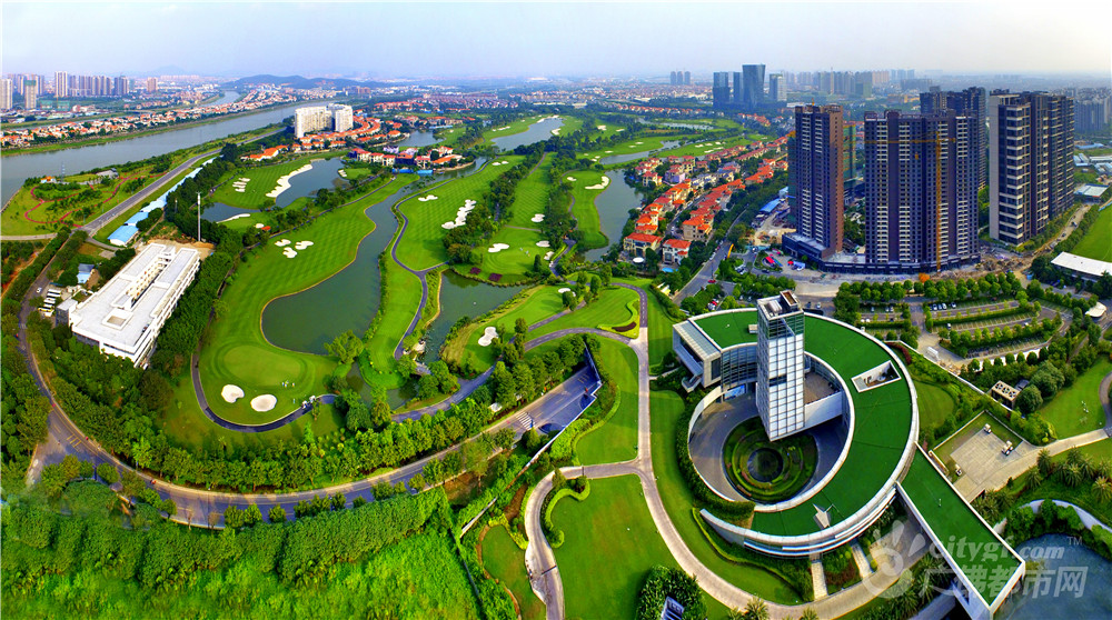 北滘君兰河畔高尔夫球场美景 作者：冷雨飘扬