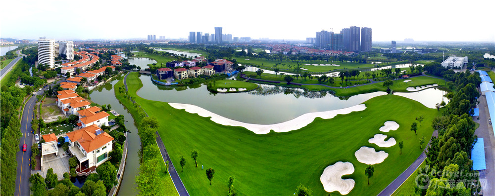 北滘君兰河畔高尔夫球场美景 作者：冷雨飘扬